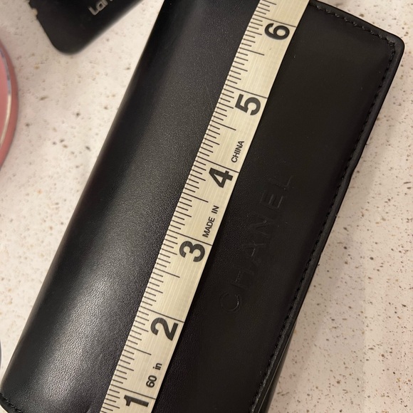 Chanel sunglasses with black leather case 🤩🌹🥰🔥 - Picture 14 of 15